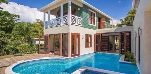 Hospitality Expert Little Waters Villa Νεγκρίλ Εξωτερικό φωτογραφία