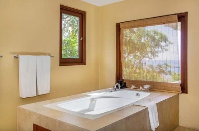Hospitality Expert Little Waters Villa Νεγκρίλ Εξωτερικό φωτογραφία